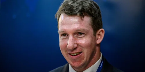 Anthropic's AI Reshapes Hiring, Prioritising Senior Engineers Over Juniors