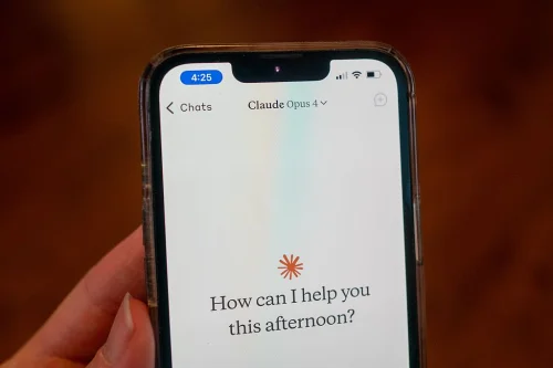 Claude overtakes ChatGPT in US App Store amid Pentagon surveillance controversy