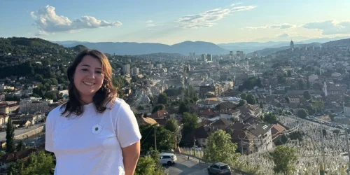 American woman redefines success after layoffs, builds freelance career in Bosnia