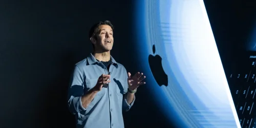 Apple's Shocking CEO Move Reveals Its Secret Plan to Dominate the AI Future