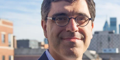 University Professor Uses AI to Complete Graduate-Level Course in 12 Hours