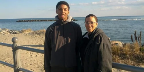 Mother-Son Bow Tie Business Thrives Before Clashing Visions Force Closure