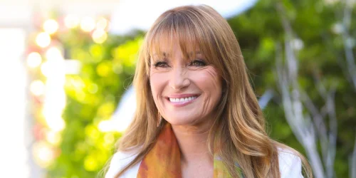 Jane Seymour Celebrates Monthly Anniversaries in 70s Romance with Doctor