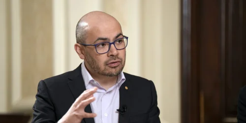 Google DeepMind CEO Credits Startup Mentality for AI Lab's Rapid Progress