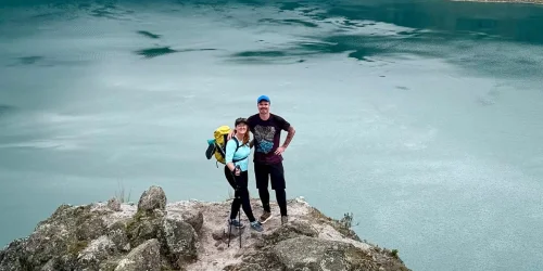 Siblings Reunite on Ecuador Trek After Years Living on Different Continents
