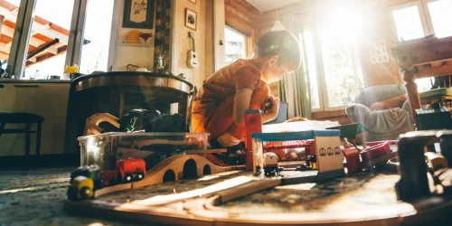 Mother of five reflects on raising children alone and missing the family chaos