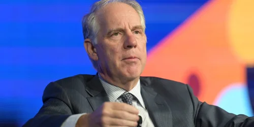 Apollo President Warns AI Investment Boom May Not Yield Shareholder Returns