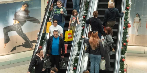 US Economic Growth Slows More Than Expected in Final Quarter of 2025