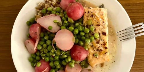 Journalist Uses ChatGPT for Dietary Tracking, Finds Benefits and Limitations