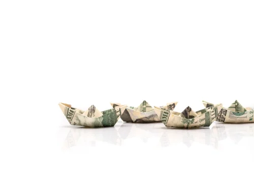 Creator Economy Faces Saturation and AI Disruption as Business Models Evolve