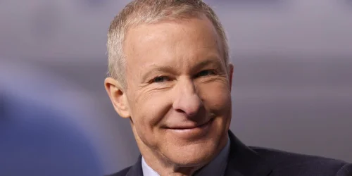 United Airlines CEO Uses Popular Pilots to Veto Job Candidates in Unique Hiring Process