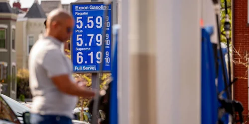 US Inflation Hits 3.3% in March as Iran War Fuels Record Gas Price Surge