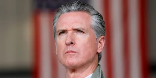 US Supreme Court Strikes Down Trump Tariffs, Sparking Democratic Demands for Refunds