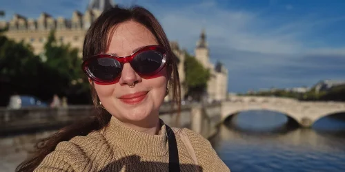 American Expat in Paris Details Reality Beyond the Romantic Dream